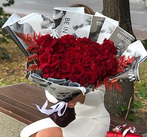 Букеты с красными розами — Букет "Глубокие чувства к тебе"