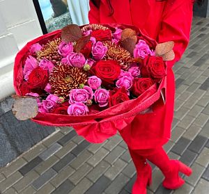 Букеты с красными розами — Букет "Алая страсть"