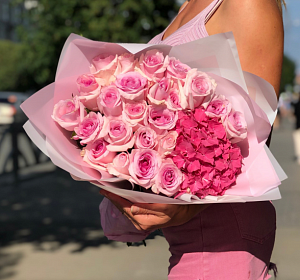 Букеты из 25 роз — Пинк симфони