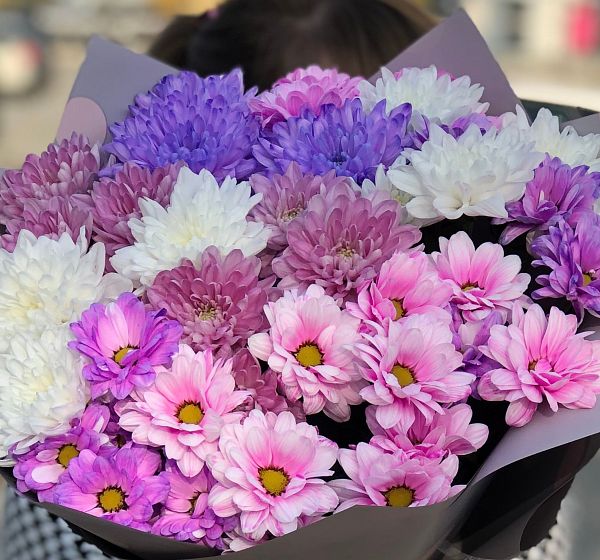 Букет цветов лавандовый десерт (Хризантема кустовая и Упаковка для цветов) | Картинка №2