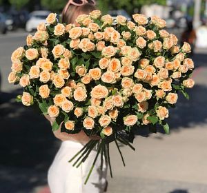 Букеты из кустовых роз с доставкой — Счастье без границ