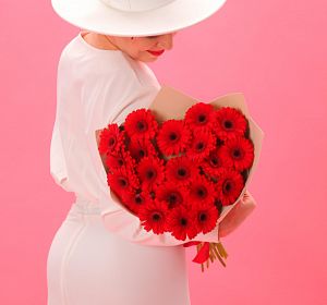 Сердце из цветов — Букет Сердце из гербер