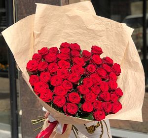 Цветы по акции — Букет 51 красная высокая роза